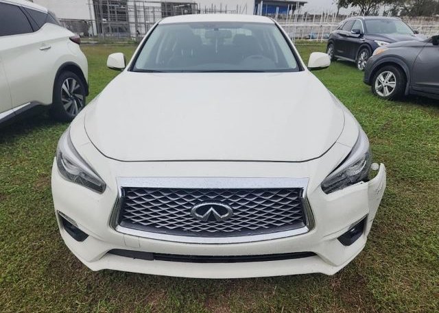 isb139452718-2021-infiniti-q50_14