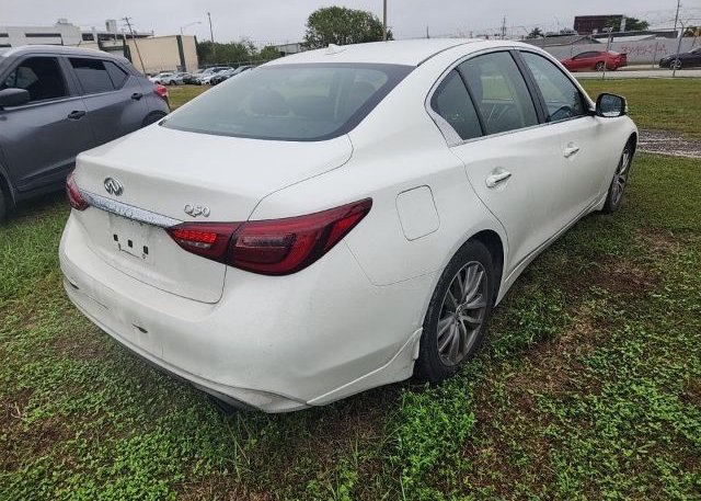 isb139452718-2021-infiniti-q50_4