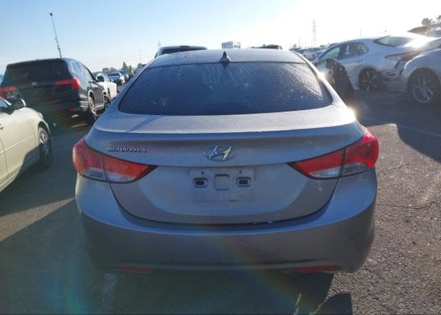 isb151823327-2013-hyundai-elantra_15