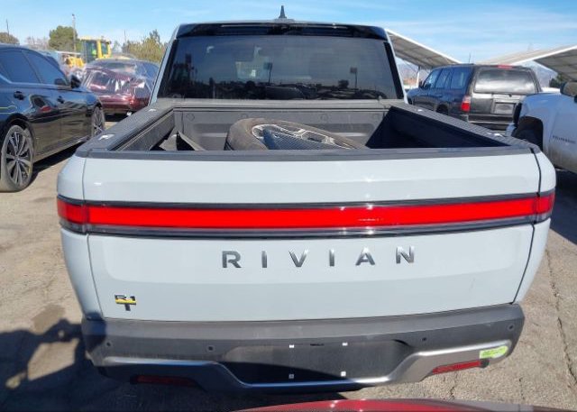 isb154768054-2022-rivian-r1t_16