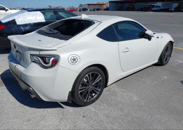 isb156117785-2015-scion-fr-s_4