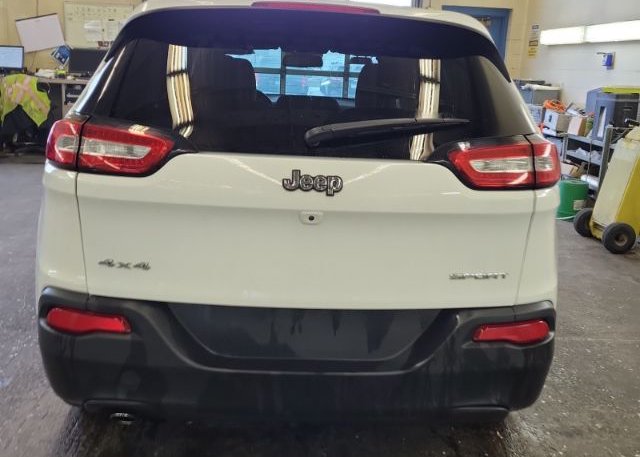 isb172750752-2016-jeep-cherokee_24