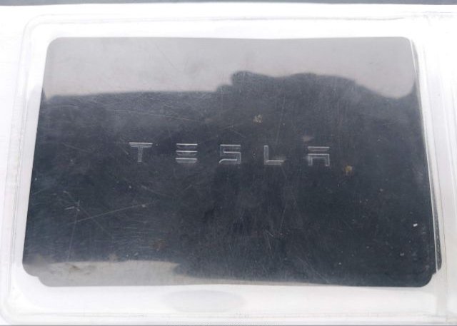 isb178002410-2018-tesla-model-3_11