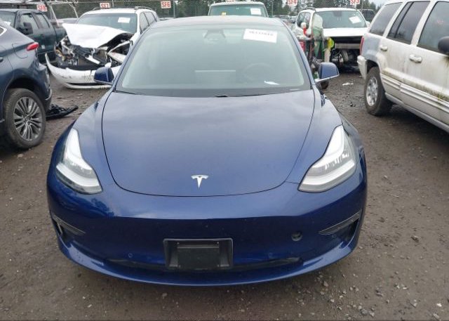 isb178002410-2018-tesla-model-3_13