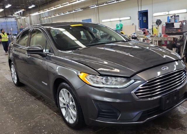 isb194391044-2019-ford-fusion-hybrid_12