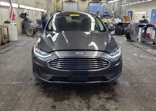 isb194391044-2019-ford-fusion-hybrid_16