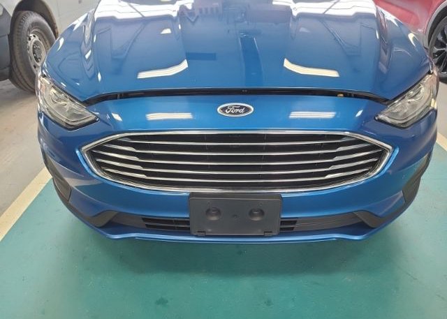 isb200431848-2019-ford-fusion-hybrid_26