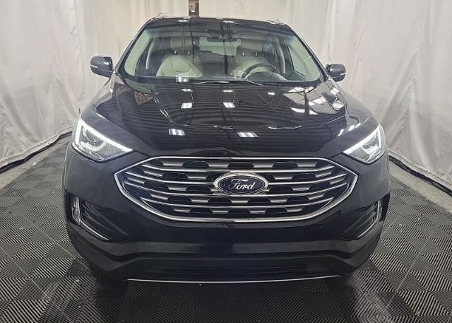 isb206542888-2019-ford-edge_16