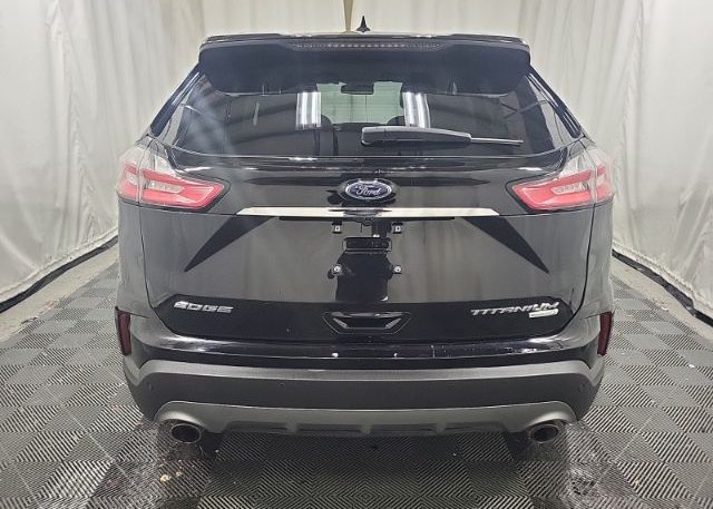 isb206542888-2019-ford-edge_35