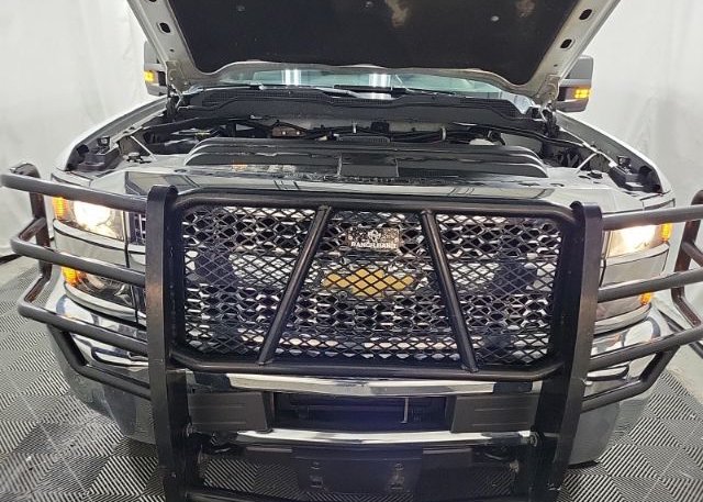 isb224582508-2019-chevrolet-silverado-2500hd_17