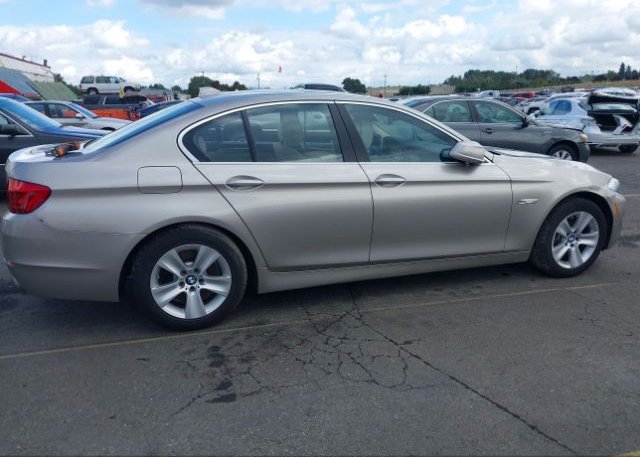 isb233895731-2011-bmw-528i_12