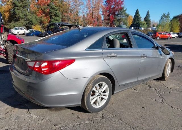 isb244973895-2011-hyundai-sonata_4