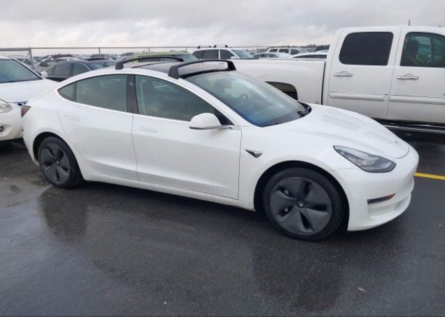 isb246652920-2020-tesla-model-3_13