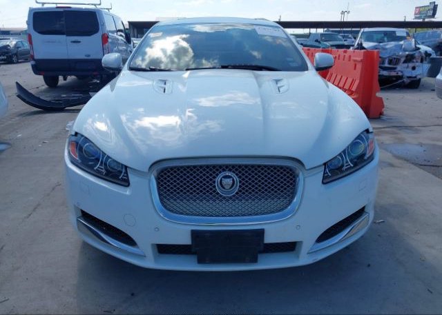 isb254052681-2012-jaguar-xf_12