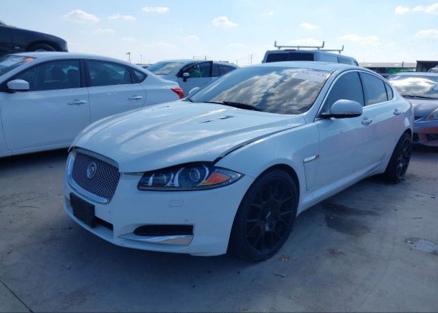 isb254052681-2012-jaguar-xf_2