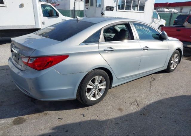 isb260742634-2011-hyundai-sonata_4