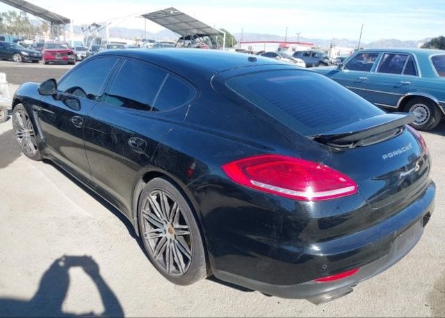 isb262006835-2016-porsche-panamera_3