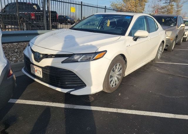 isb276962213-2019-toyota-camry-hybrid_2