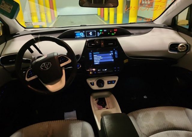 isb280060272-2018-toyota-prius_30