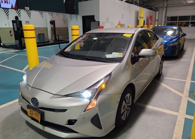 isb280060272-2018-toyota-prius_32