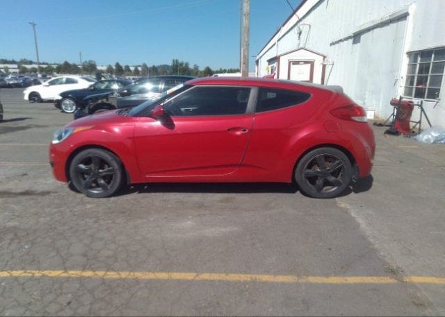 isb284004477-2013-hyundai-veloster_13