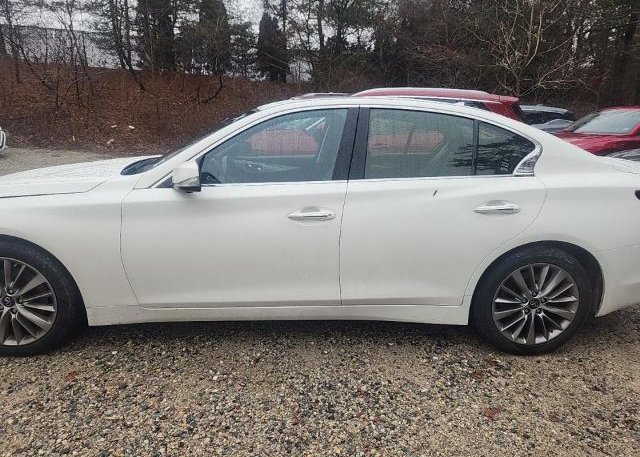 isb285580119-2020-infiniti-q50_24