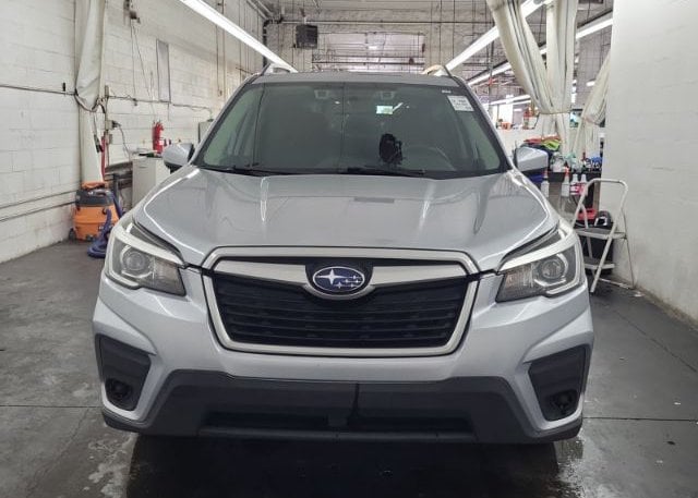 isb301179396-2019-subaru-forester_2