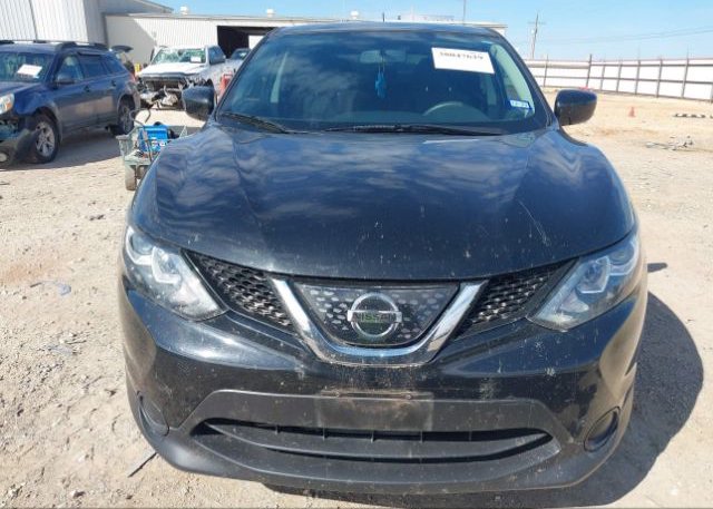 isb319106167-2018-nissan-rogue-sport_12