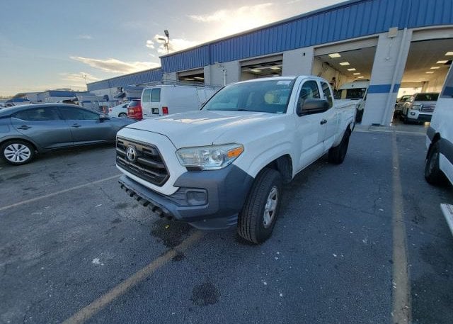 isb320339255-2016-toyota-tacoma_27