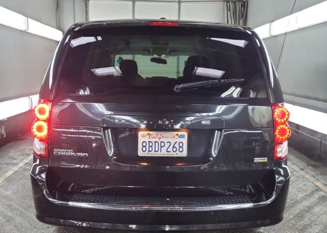 isb381183761-2017-dodge-grand-caravan_17