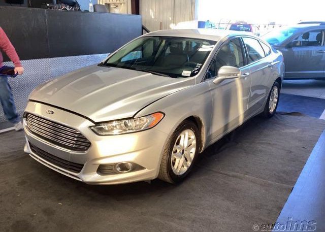 isb408329360-2016-ford-fusion_12