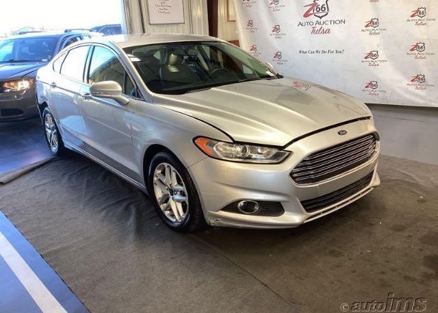 isb408329360-2016-ford-fusion_24