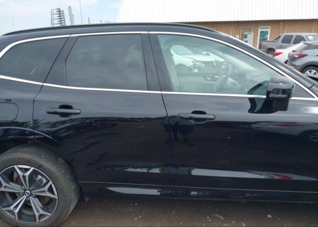 isb441884828-2022-volvo-xc60_14
