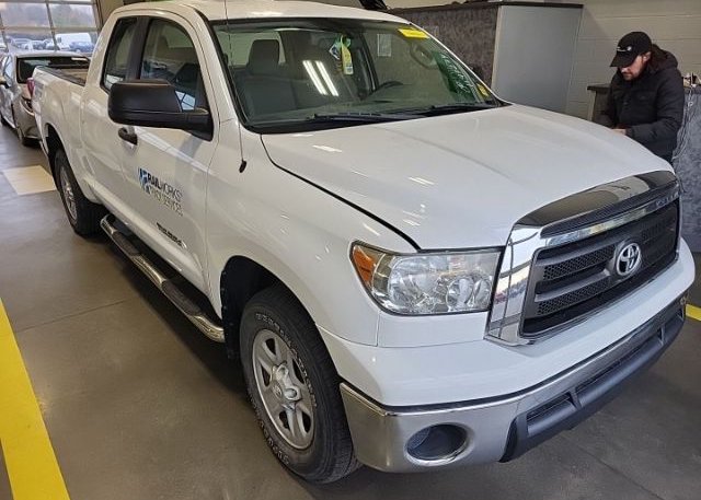 isb470669111-2013-toyota-tundra_15