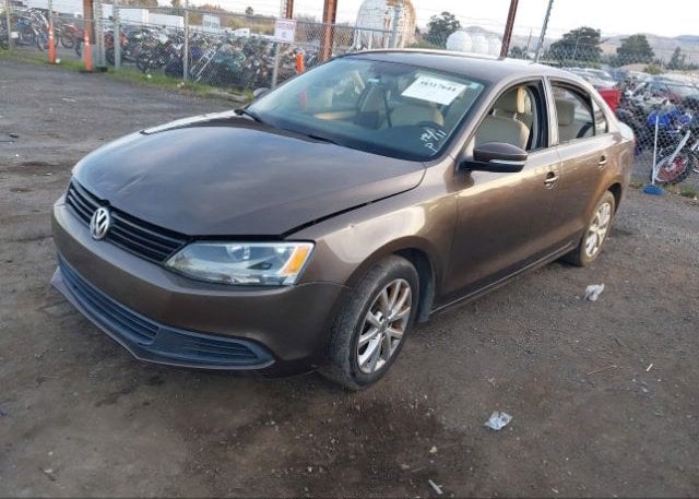 isb474251681-2012-volkswagen-jetta_2