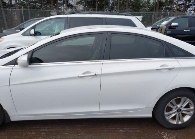 isb492443677-2013-hyundai-sonata_14