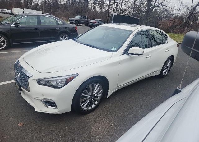 isb504158199-2021-infiniti-q50_17