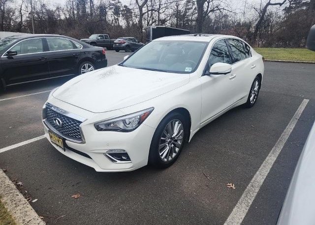 isb504158199-2021-infiniti-q50_2