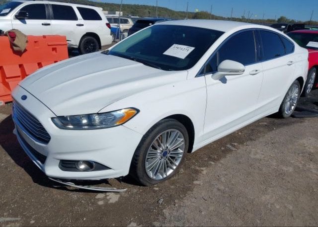 isb505324210-2016-ford-fusion_2