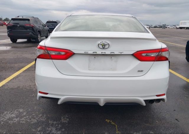 isb532169311-2018-toyota-camry_16