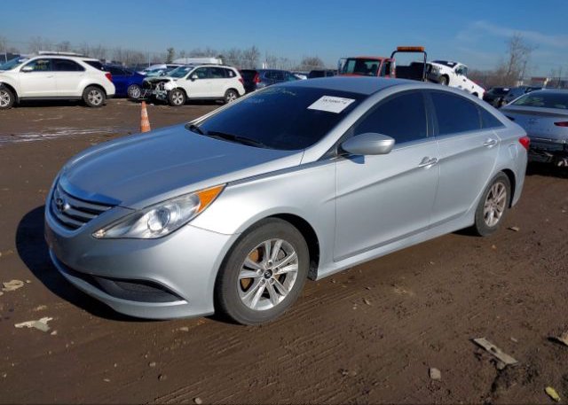 isb534187231-2014-hyundai-sonata_2