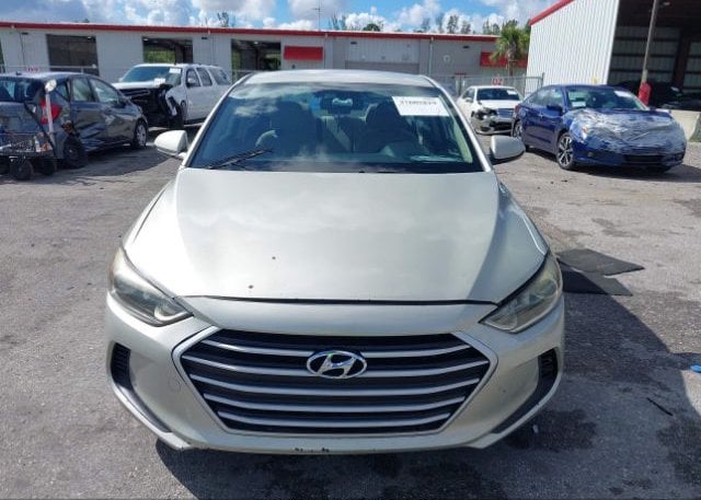 isb538061572-2018-hyundai-elantra_13