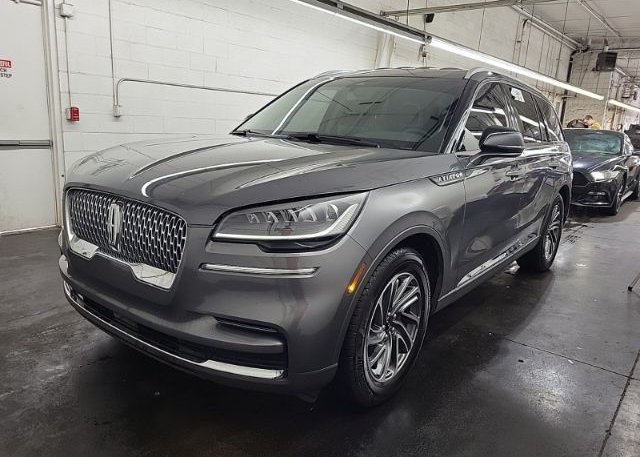 isb539126503-2022-lincoln-aviator_10