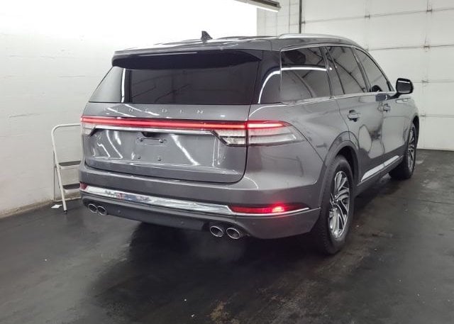 isb539126503-2022-lincoln-aviator_17