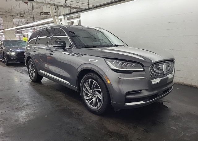 isb539126503-2022-lincoln-aviator_19