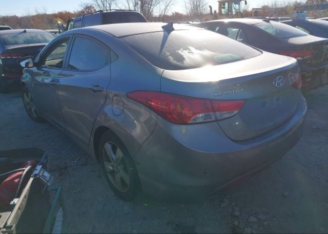 isb574401623-2011-hyundai-elantra_3