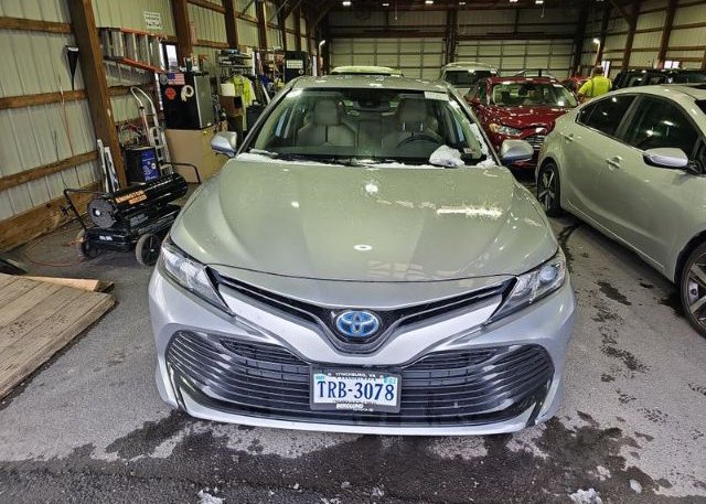 isb601890892-2019-toyota-camry-hybrid_6