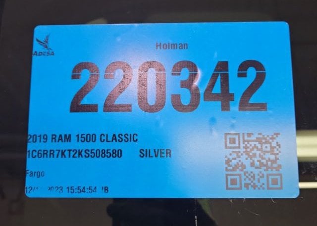 isb616465190-2019-ram-1500-classic_28