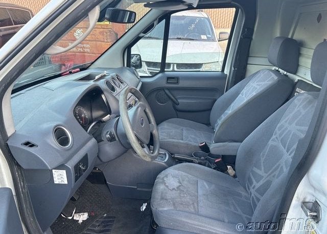 isb659637222-2013-ford-transit-connect_6