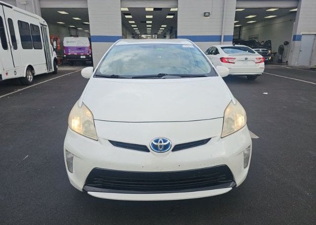 isb661457392-2013-toyota-prius_18